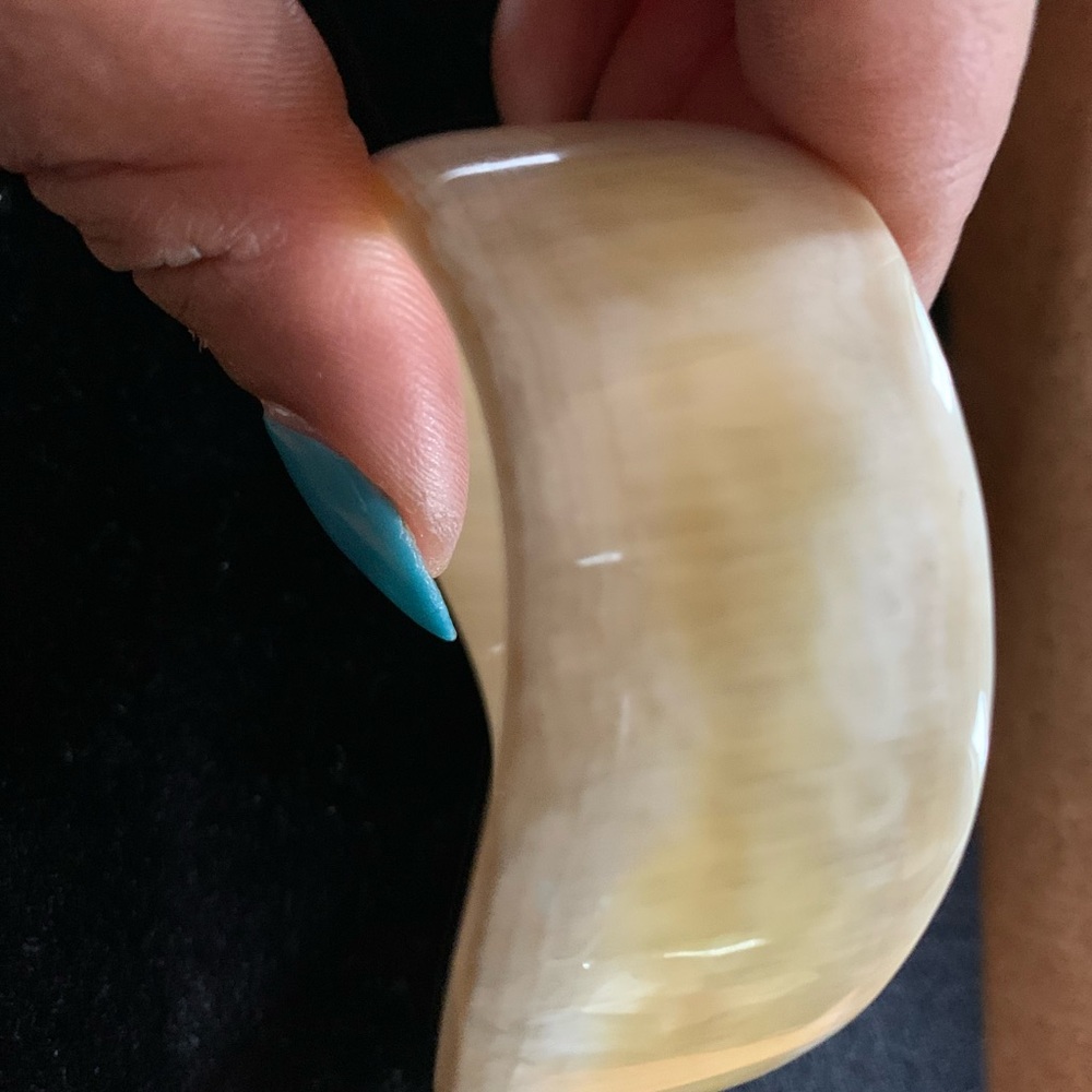 Natural Buffalo Horn and Bone asymmetric bracelet. - Picture 4 of 5
